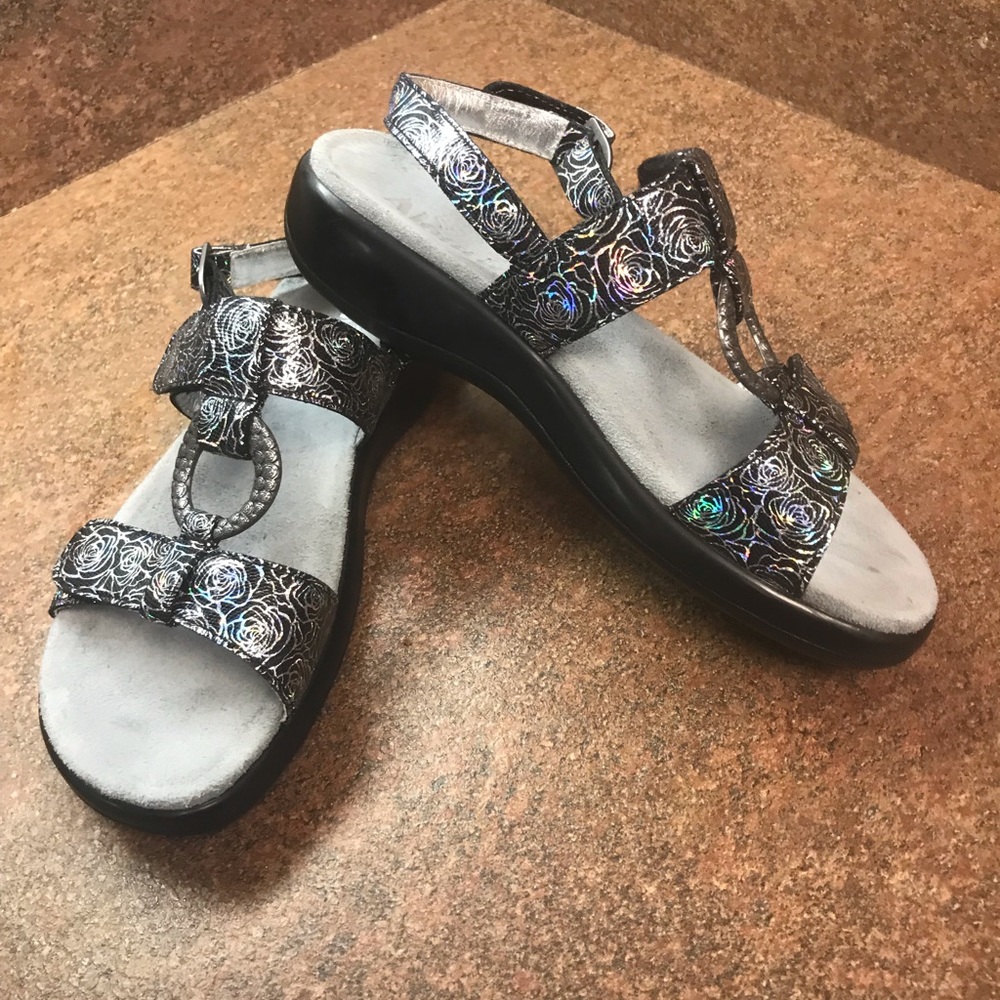 Algeria shoes